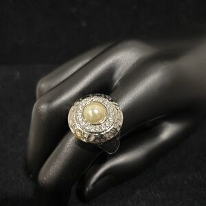 Emma Skye Pearl and hammered stainless steel silver tone dome ring size 8 & 9